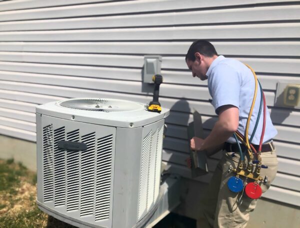 Professional Heat Pump Maintenance Service in La Vernia, TX